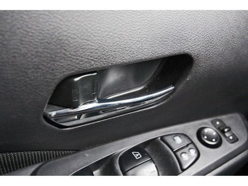 Used 2024 Nissan Kicks SV image 16