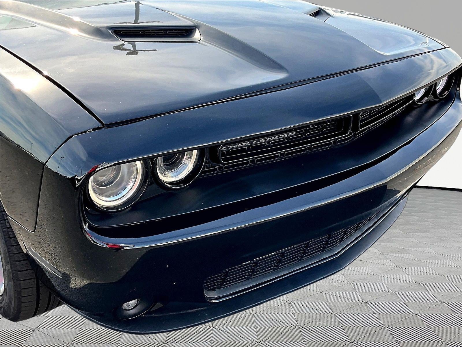 Used 2021 Dodge Challenger SXT RWD image 31
