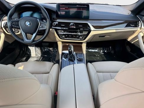 Used 2023 BMW 540i w/ Premium Package RWD image 15