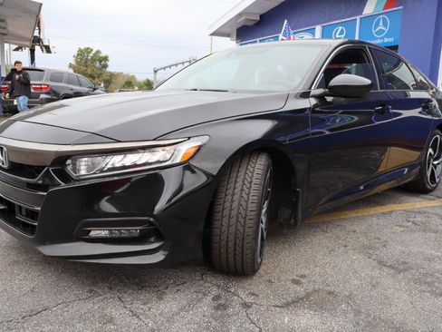 Used 2019 Honda Accord Sport image 4