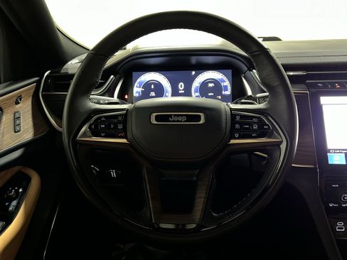 Used 2022 Jeep Grand Cherokee Summit AWD/4WD image 33