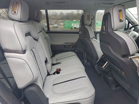 Used 2023 Rivian R1S Adventure AWD/4WD image 9