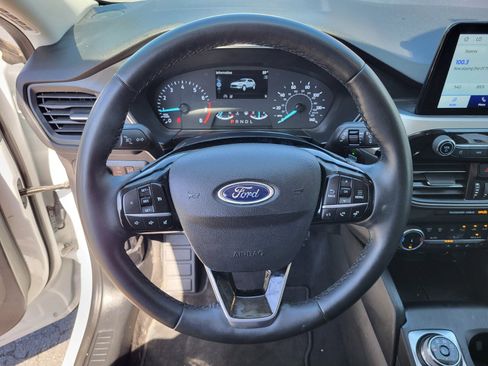 Certified 2022 Ford Escape SE w/ SE Sport Appearance Package image 25