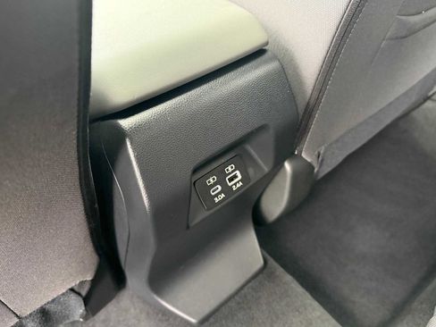 Certified 2025 Subaru Crosstrek 2.0i Premium image 18