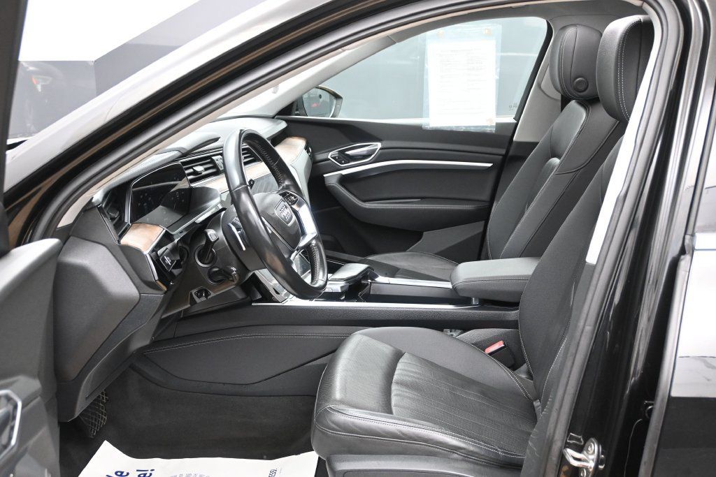 Used 2019 Audi e-tron Premium Plus AWD/4WD image 10