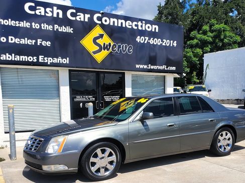 Used 2006 Cadillac DTS w/ Trunk Convenience Package image 10