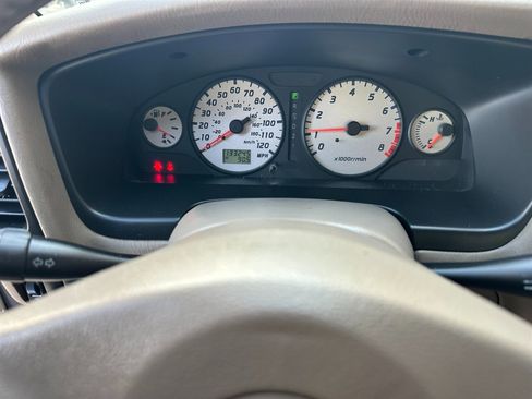 Used 2004 Nissan Pathfinder SE image 18