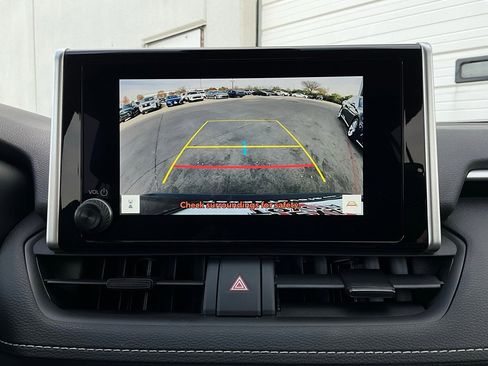 Used 2025 Toyota RAV4 XLE image 32