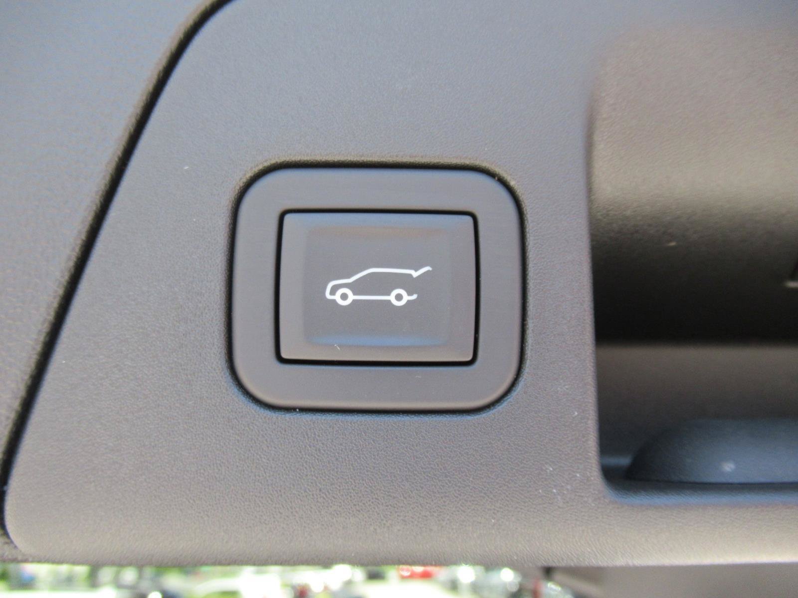 Used 2025 Buick Envision Preferred AWD/4WD image 38
