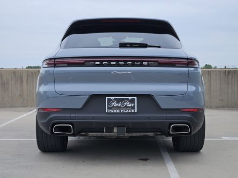 Used 2025 Porsche Cayenne AWD/4WD image 7