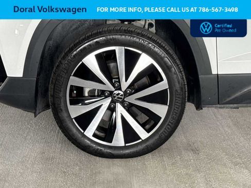 Used 2024 Volkswagen Taos SE FWD image 11
