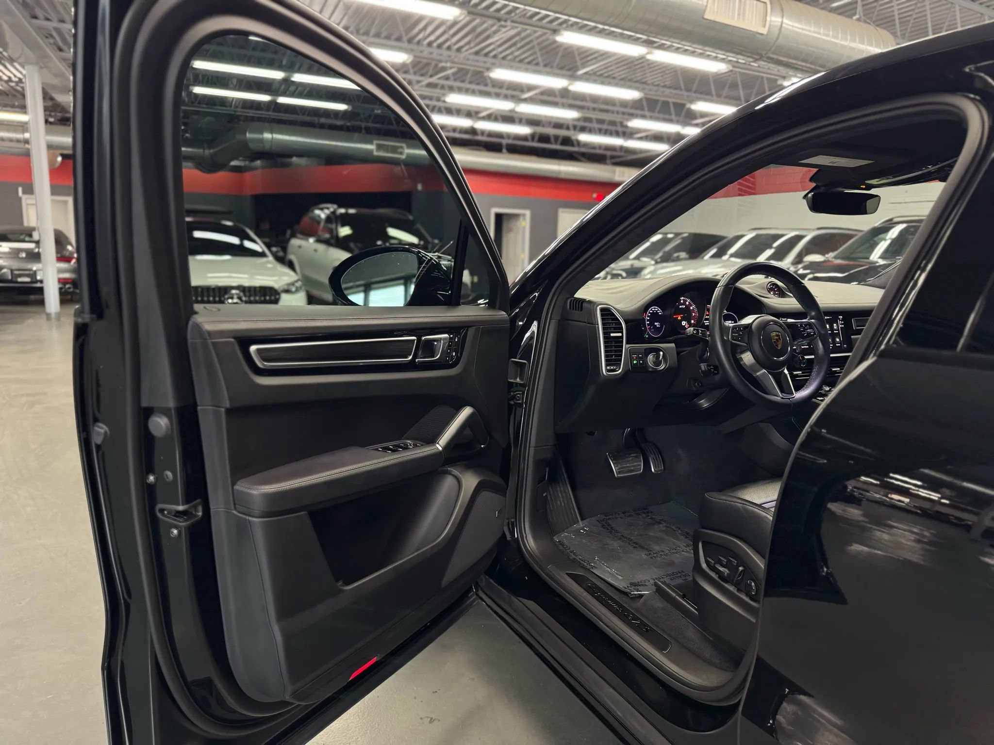 Used 2023 Porsche Cayenne GTS AWD/4WD image 13