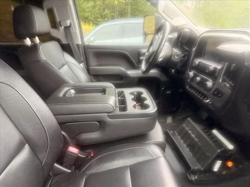 Used 2019 Chevrolet Silverado 2500 LTZ w/ Duramax Plus Package AWD/4WD image 8