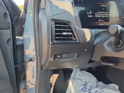 Used 2026 Nissan Sentra SR w/ Floor Mat Package FWD image 16