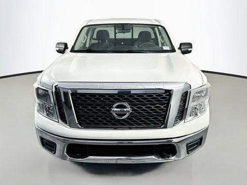 Used 2017 Nissan Titan SV AWD/4WD image 2