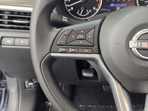 Used 2025 Nissan Altima 2.5 SV image 26