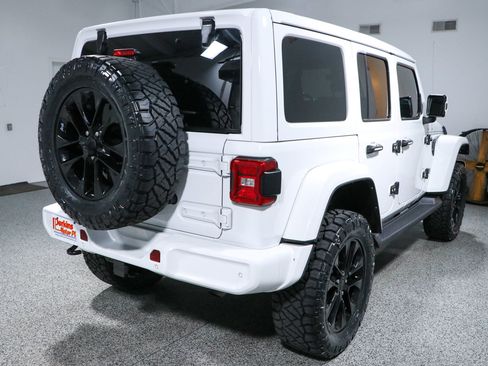 Used 2021 Jeep Wrangler Unlimited Sahara AWD/4WD image 7