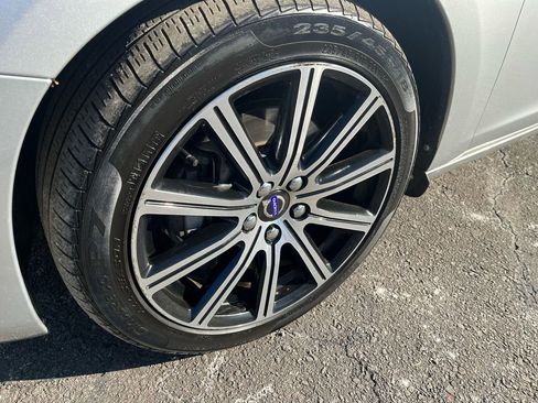 Used 2018 Volvo S60 T5 Inscription image 28