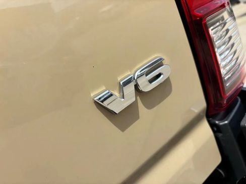 Used 2020 Toyota Tacoma 4x4 Double Cab image 11