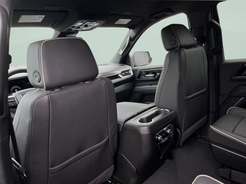 New 2026 GMC Yukon Elevation image 24
