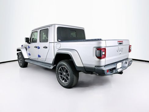 Used 2020 Jeep Gladiator Overland image 5