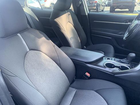 Certified 2022 Toyota Camry LE FWD image 18