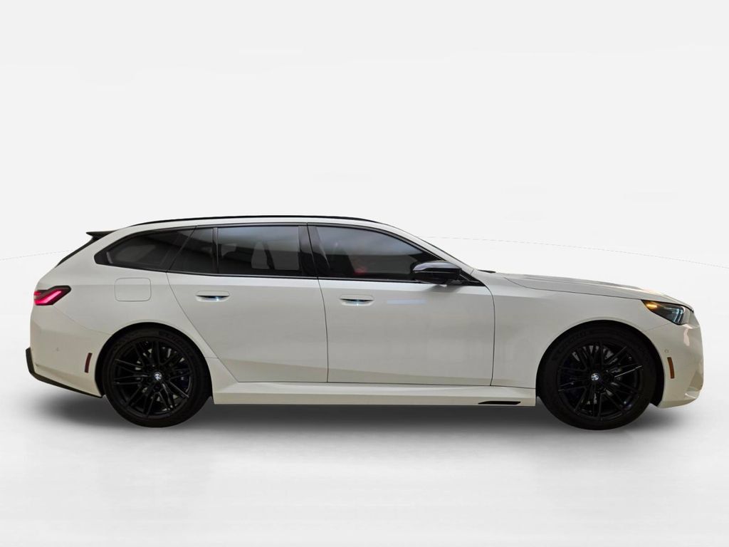 Used 2026 BMW M5 Touring AWD/4WD image 6