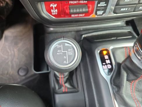 Used 2021 Jeep Wrangler Unlimited Rubicon AWD/4WD image 24