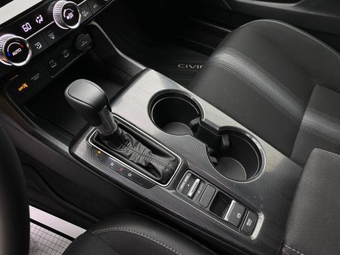 Used 2025 Honda Civic Sport image 19