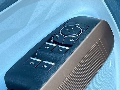 Used 2023 Ford Maverick Lariat image 17