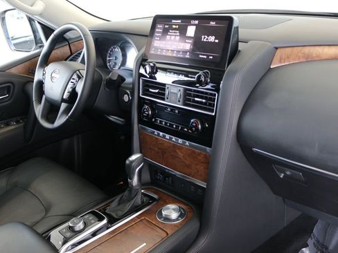 Used 2024 Nissan Armada SL image 41