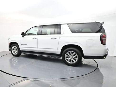 Used 2023 Chevrolet Suburban Premier image 2
