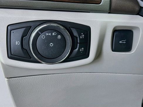 Used 2017 Ford Fusion Platinum FWD image 17