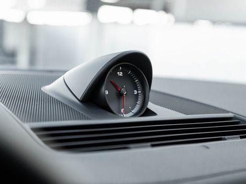 Used 2023 Porsche Panamera 4 Platinum Edition image 24