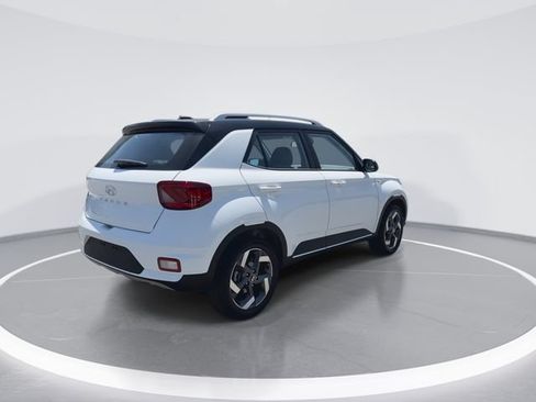 New 2026 Hyundai Venue SEL FWD image 8