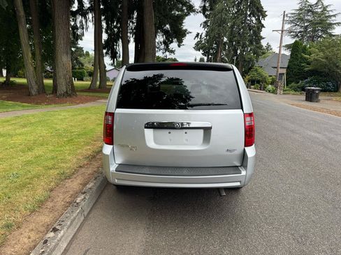 Used 2008 Dodge Grand Caravan SXT FWD image 9