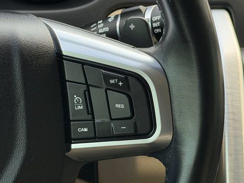 Used 2018 Land Rover Discovery Sport HSE AWD/4WD image 15