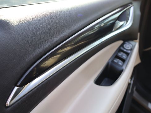 Used 2020 Buick Enclave Essence w/ Sound and Sites Package FWD image 19