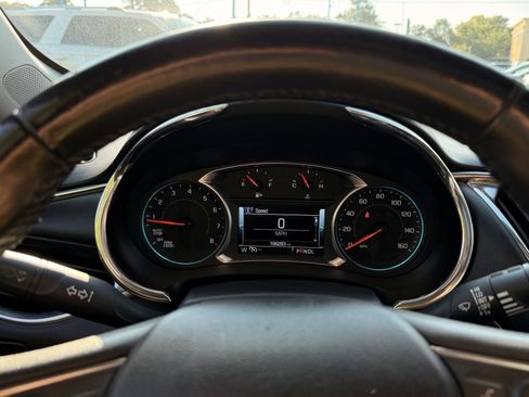 Used 2017 Chevrolet Malibu LT w/ Leather Package FWD image 30