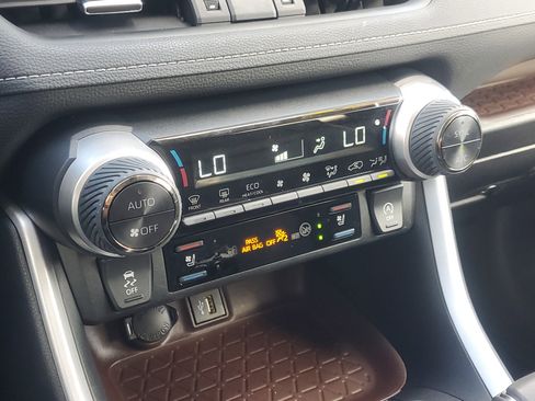 Used 2024 Toyota RAV4 Limited image 30