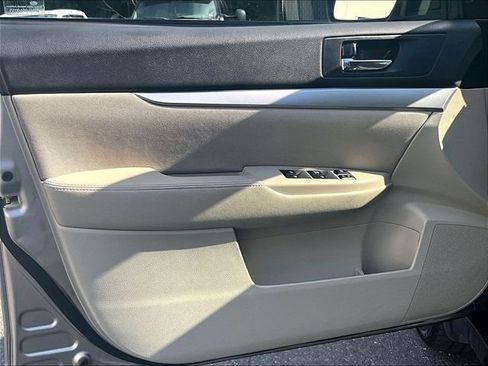 Used 2014 Subaru Outback 2.5i Premium AWD/4WD image 18