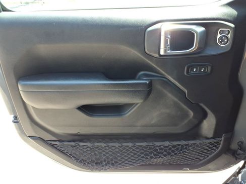 Used 2023 Jeep Wrangler Unlimited w/ Sun & Screen Package AWD/4WD image 30