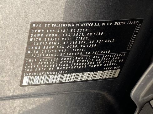 Used 2021 Volkswagen Tiguan SE FWD image 14