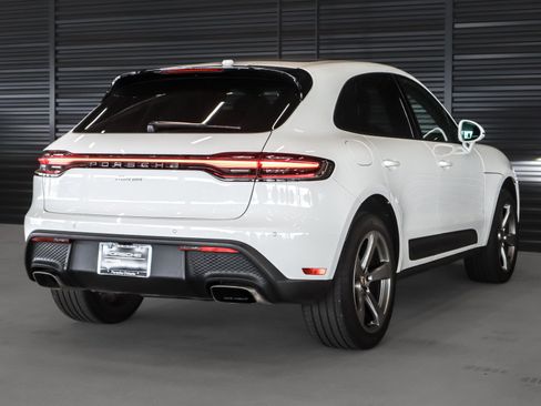 Certified 2024 Porsche Macan AWD/4WD image 10
