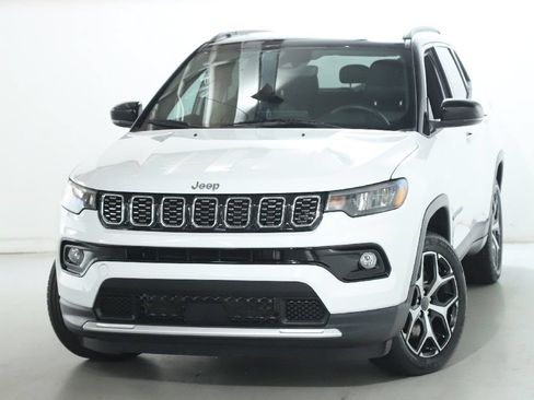 Used 2025 Jeep Compass Limited AWD/4WD image 3