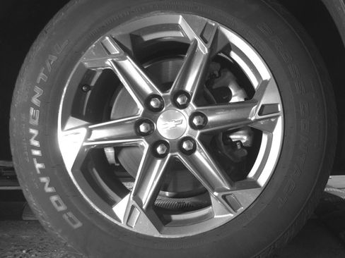 Used 2025 Chevrolet Blazer LT FWD image 13
