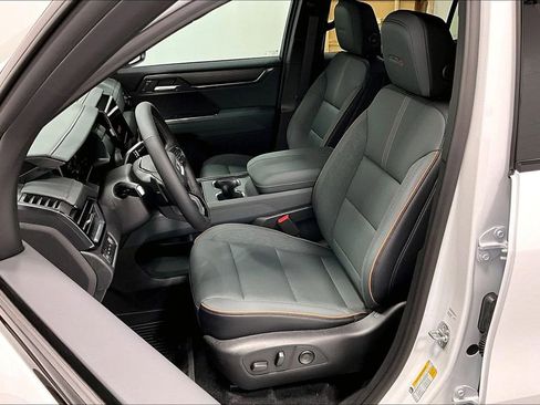 New 2026 GMC Acadia AT4 w/ LPO, Floor Liner Package image 24