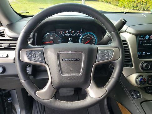 Used 2020 GMC Yukon Denali w/ Denali Premium Package image 54