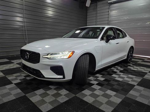 Used 2022 Volvo S60 T8 R-Design Expression w/ Advanced Package image 39