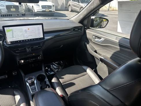 Certified 2024 Ford Escape ST-Line w/ Tech Pack #1 AWD/4WD image 17